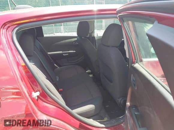 2020 Chevrolet Sonic LT с VIN 1G1JD6SB6L4124936, выставлен на аукционе IAAI как лот 42642451 с пробегом 61 903 миль миль и . История ставок и продаж доступна на DreamBid. Изображение 8.