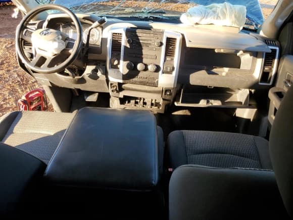 ✅ 2009 Dodge 1500 SLT • VIN: 1D3HV13T59S702792 • Lot: 81816334. Wystawiony na Copart z przebiegiem 167 882 mil. Bezpłatny archiwum sprzedaży aukcyjnych z USA i szczegółowy raport historii pojazdu na DreamBid. Zdjęcie 8.