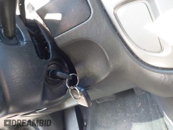 ✅ 2004 Ford Escape XLT • VIN: 1FMCU031X4DA18148 • Lot: 42566498. Listed on IAAI with 264,092 mi. Free auction sales archive from the USA and detailed vehicle history report at DreamBid. Image 11.