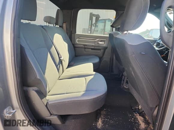 ✅ 2021 Ram 2500 Big Horn • VIN: 3C6UR5JJ6MG581539 • Lot: 53273184. Wystawiony na Copart z przebiegiem 34 319 mil. Bezpłatny archiwum sprzedaży aukcyjnych z USA i szczegółowy raport historii pojazdu na DreamBid. Zdjęcie 11.