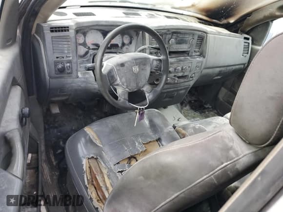 ✅ 2006 Dodge 2500 ST • VIN: 3D7KR26C06G221376 • Лот: 88317065. Опубликован ранее на Copart с пробегом Не указан. Бесплатный доступ к архиву аукционных продаж из США и подробный отчёт об истории автомобиля на DreamBid. Изображение 8.