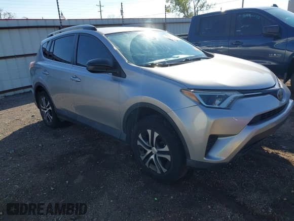 ✅ 2017 Toyota RAV4 LE • VIN: 2T3ZFREV6HW337990 • Lot: 40804909. Wystawiony na IAAI z przebiegiem 152 733 mil. Bezpłatny archiwum sprzedaży aukcyjnych z USA i szczegółowy raport historii pojazdu na DreamBid. Zdjęcie 1.