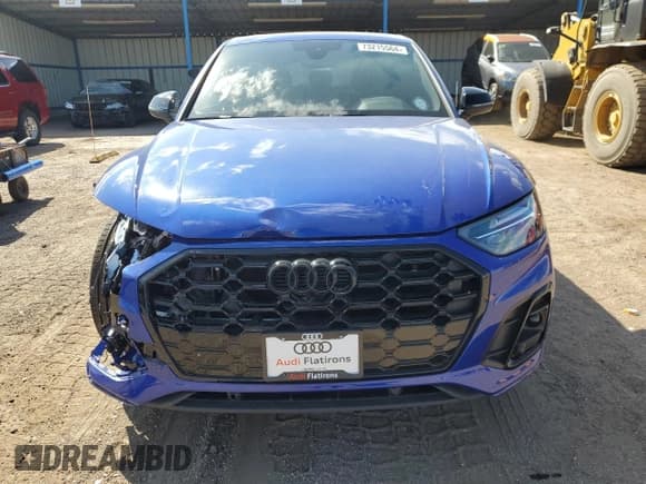 ✅ 2024 Audi SQ5 Sportback Premium Plus • VIN: WA124AFY2R2088187 • Lot: 73215564. Listed on Copart with 106 mi. Free auction sales archive from the USA and detailed vehicle history report at DreamBid. Image 5.