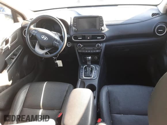 ✅ 2019 Hyundai Kona Limited • VIN: KM8K3CA57KU223428 • Лот: 70858833. Опубликован ранее на Copart с пробегом Не указан. Бесплатный доступ к архиву аукционных продаж из США и подробный отчёт об истории автомобиля на DreamBid. Изображение 8.