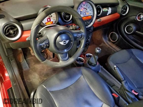 ✅ 2013 MINI Hardtop • VIN: WMWSU3C55DT374899 • Lot: 95313455. Wystawiony na Copart z przebiegiem 112 421 mil. Bezpłatny archiwum sprzedaży aukcyjnych z USA i szczegółowy raport historii pojazdu na DreamBid. Zdjęcie 8.