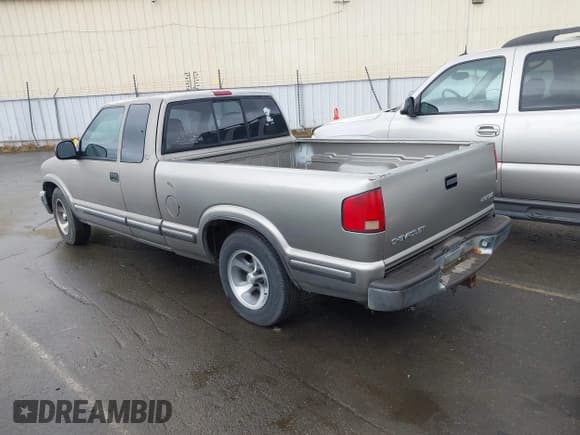 ✅ 1998 Chevrolet S-10 LS • VIN: 1GCCS19X0W8129721 • Lot: 41927965. Listed on IAAI with 180,056 mi. Free auction sales archive from the USA and detailed vehicle history report at DreamBid. Image 3.