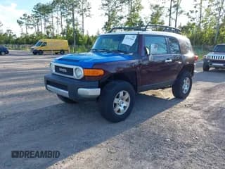 ✅ 2007 Toyota FJ Cruiser • VIN: JTEBU11F570077751 • Lot: 43147060. Listed on IAAI with 284,137 mi. Free auction sales archive from the USA and detailed vehicle history report at DreamBid. Image 2.