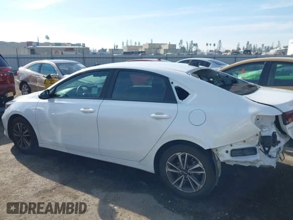 ✅ 2024 Kia Forte LXS • VIN: 3KPF24AD2RE796154 • Lot: 43650618. Wystawiony na IAAI z przebiegiem 46 584 mil. Bezpłatny archiwum sprzedaży aukcyjnych z USA i szczegółowy raport historii pojazdu na DreamBid. Zdjęcie 15.