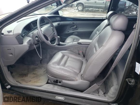 ✅ 1993 Lincoln Mark VIII • VIN: 1LNLM91V0PY696494 • Lot: 44273753. Wystawiony na Copart z przebiegiem 34 772 mil. Bezpłatny archiwum sprzedaży aukcyjnych z USA i szczegółowy raport historii pojazdu na DreamBid. Zdjęcie 7.