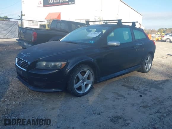 ✅ 2009 Volvo C30 • VIN: YV1MK672192150765 • Lot: 43933071. Listed on IAAI with 195,394 mi. Free auction sales archive from the USA and detailed vehicle history report at DreamBid. Image 2.