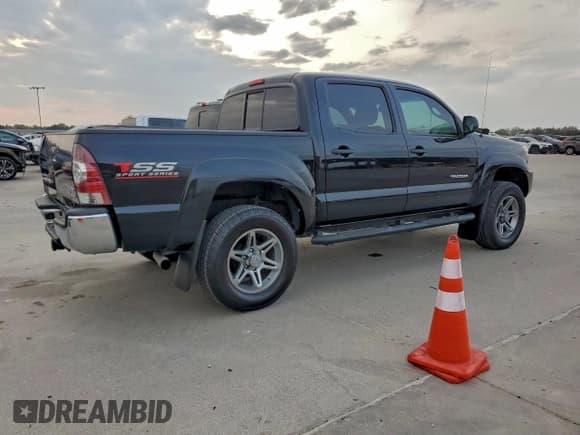 ✅ 2013 Toyota Tacoma PreRunner • VIN: 5TFJU4GN5DX038032 • Lot: 89548055. Listed on Copart with 187,260 mi. Free auction sales archive from the USA and detailed vehicle history report at DreamBid. Image 3.