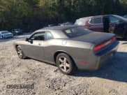 ✅ 2010 Dodge Challenger SE • VIN: 2B3CJ4DV1AH136854 • Lot: 76567644. Listed on Copart with 215,303 mi. Free auction sales archive from the USA and detailed vehicle history report at DreamBid. Image 2.