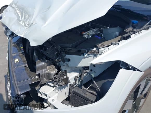 ✅ 2025 Volvo XC60 Plus • VIN: YV4H60RC4S1000561 • Lot: 42644166. Listed on IAAI with 9,457 mi. Free auction sales archive from the USA and detailed vehicle history report at DreamBid. Image 12.