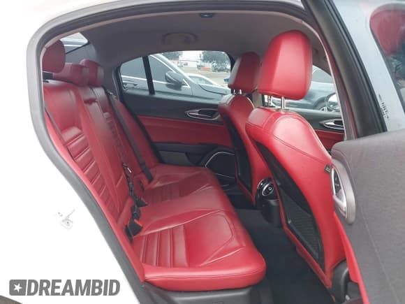 ✅ 2018 Alfa Romeo Giulia Ti Sport • VIN: ZARFAEEN8J7596983 • Лот: 42288356. Опубликован ранее на IAAI с пробегом 78 696 миль. Бесплатный доступ к архиву аукционных продаж из США и подробный отчёт об истории автомобиля на DreamBid. Изображение 8.