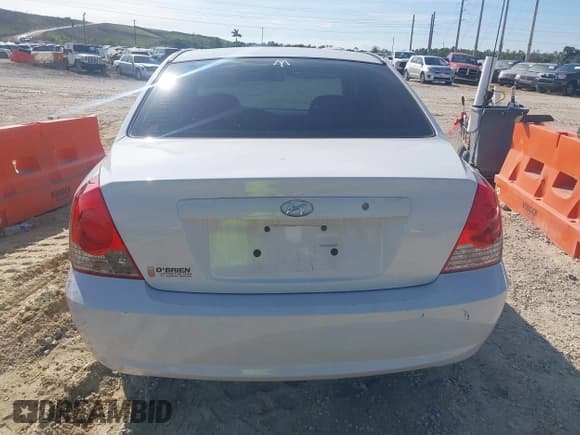 ✅ 2005 Hyundai Elantra GLS • VIN: KMHDN46D55U959846 • Lot: 41618742. Wystawiony na IAAI z przebiegiem 63 513 mil. Bezpłatny archiwum sprzedaży aukcyjnych z USA i szczegółowy raport historii pojazdu na DreamBid. Zdjęcie 16.