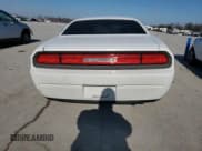 ✅ 2010 Dodge Challenger SE • VIN: 2B3CJ4DV0AH319453 • Lot: 85940654. Wystawiony na Copart z przebiegiem 239 518 mil. Bezpłatny archiwum sprzedaży aukcyjnych z USA i szczegółowy raport historii pojazdu na DreamBid. Zdjęcie 6.