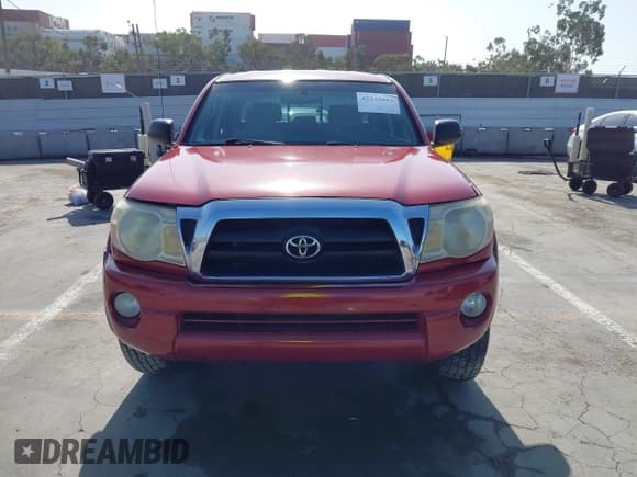✅ 2006 Toyota Tacoma • VIN: 5TELU42N16Z209516 • Lot: 42532053. Listed on IAAI with 186,281 mi. Free auction sales archive from the USA and detailed vehicle history report at DreamBid. Image 12.