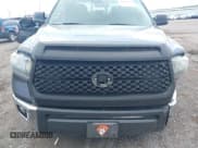 ✅ 2019 Toyota Tundra SR5 • VIN: 5TFUW5F15KX794663 • Лот: 42504313. Опубликован ранее на IAAI с пробегом 143 767 миль. Бесплатный доступ к архиву аукционных продаж из США и подробный отчёт об истории автомобиля на DreamBid. Изображение 21.