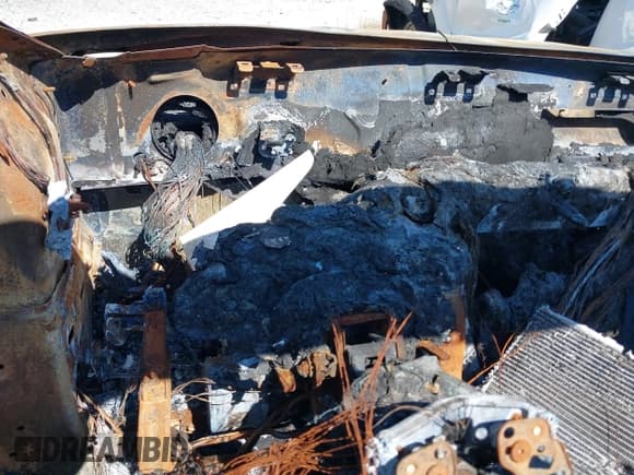 ✅ 2019 FIAT 500X • VIN: ZFBNFYD1XKP773285 • Lot: 40194781. Wystawiony na IAAI z przebiegiem Nie podano. Bezpłatny archiwum sprzedaży aukcyjnych z USA i szczegółowy raport historii pojazdu na DreamBid. Zdjęcie 7.