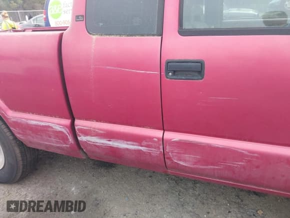 ✅ 1995 Chevrolet S-10 LS • VIN: 1GCCS1942S8186938 • Лот: 41924927. Опубликован ранее на IAAI с пробегом 290 015 миль. Бесплатный доступ к архиву аукционных продаж из США и подробный отчёт об истории автомобиля на DreamBid. Изображение 6.