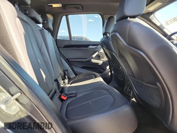 ✅ 2019 BMW X1 sDrive28i • VIN: WBXHU7C57K5L11781 • Lot: 84984175. Wystawiony na Copart z przebiegiem 96 925 mil. Bezpłatny archiwum sprzedaży aukcyjnych z USA i szczegółowy raport historii pojazdu na DreamBid. Zdjęcie 11.