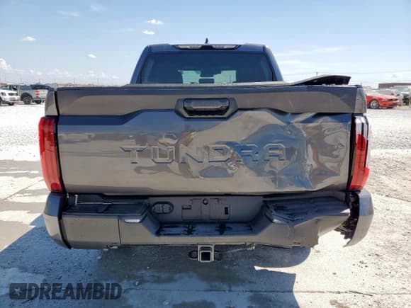 ✅ 2025 Toyota Tundra SR • VIN: 5TFLA5AB6SX046501 • Lot: 68486025. Listed on Copart with 4,061 mi. Free auction sales archive from the USA and detailed vehicle history report at DreamBid. Image 6.