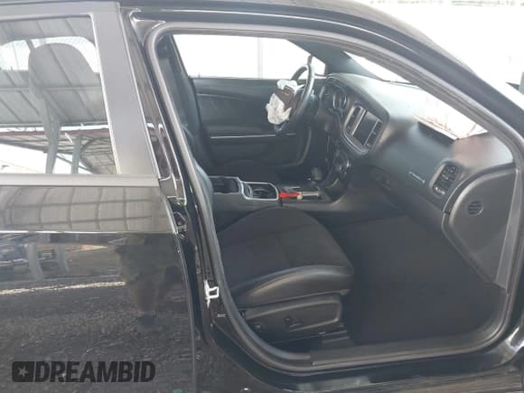 ✅ 2023 Dodge Charger GT • VIN: 2C3CDXMG5PH708983 • Lot: 42470240. Wystawiony na IAAI z przebiegiem 14 907 mil. Bezpłatny archiwum sprzedaży aukcyjnych z USA i szczegółowy raport historii pojazdu na DreamBid. Zdjęcie 5.