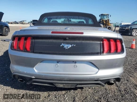 ✅ 2020 Ford Mustang EcoBoost Premium • VIN: 1FATP8UH5L5115326 • Лот: 87361235. Опубликован ранее на Copart с пробегом 66 695 миль. Бесплатный доступ к архиву аукционных продаж из США и подробный отчёт об истории автомобиля на DreamBid. Изображение 6.