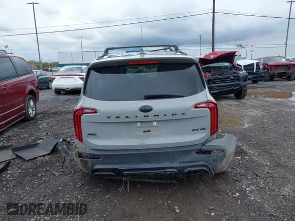 ✅ 2021 Kia Telluride EX • VIN: 5XYP3DHCXMG181801 • Lot: 43525529. Wystawiony na IAAI z przebiegiem 72 135 mil. Bezpłatny archiwum sprzedaży aukcyjnych z USA i szczegółowy raport historii pojazdu na DreamBid. Zdjęcie 16.