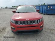 ✅ 2018 Jeep Compass Altitude • VIN: 3C4NJCBBXJT503252 • Lot: 54716095. Wystawiony na Copart z przebiegiem 72 889 mil. Bezpłatny archiwum sprzedaży aukcyjnych z USA i szczegółowy raport historii pojazdu na DreamBid. Zdjęcie 5.