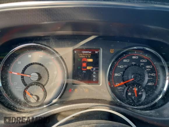 ✅ 2014 Dodge Charger RT • VIN: 2C3CDXCT3EH159439 • Lot: 81860245. Wystawiony na Copart z przebiegiem 140 297 mil. Bezpłatny archiwum sprzedaży aukcyjnych z USA i szczegółowy raport historii pojazdu na DreamBid. Zdjęcie 9.