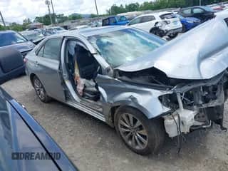 2017 Toyota Camry XLE z VIN 4T1BF1FK0HU737026, wystawiony jako IAAI lot #42749325 z przebiegiem Nie podano mil oraz . Historia ofert i sprzedaży dostępna na DreamBid. Obrazek 1.