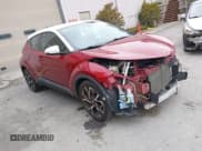 ✅ 2018 Toyota C-HR XLE Premium • VIN: NMTKHMBX4JR060590 • Lot: 43776518. Wystawiony na IAAI z przebiegiem 80 927 mil. Bezpłatny archiwum sprzedaży aukcyjnych z USA i szczegółowy raport historii pojazdu na DreamBid. Zdjęcie 1.