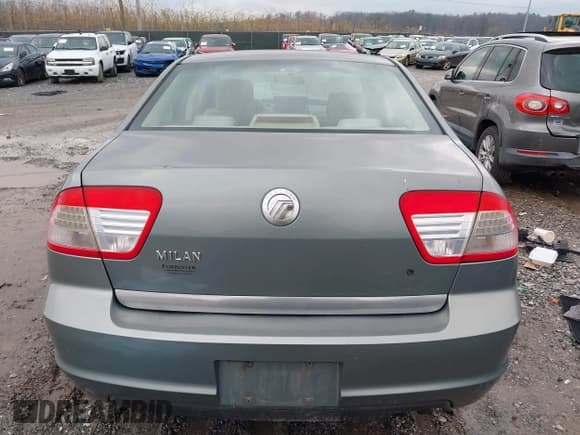 ✅ 2006 Mercury Milan • VIN: 3MEFM07ZX6R632501 • Lot: 43795802. Wystawiony na IAAI z przebiegiem 116 212 mil. Bezpłatny archiwum sprzedaży aukcyjnych z USA i szczegółowy raport historii pojazdu na DreamBid. Zdjęcie 16.