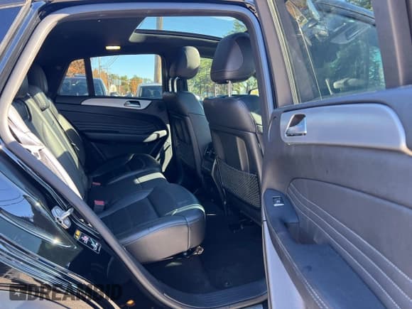 ✅ 2019 Mercedes-Benz GLE 43 AMG • VIN: 4JGED6EB4KA149818 • Лот: 87125195. Опубликован ранее на Copart с пробегом 98 336 миль. Бесплатный доступ к архиву аукционных продаж из США и подробный отчёт об истории автомобиля на DreamBid. Изображение 6.