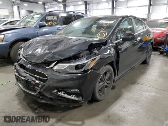 2017 Chevrolet Cruze LT z VIN 1G1BE5SM7H7202224, wystawiony jako Copart lot #62196002 z przebiegiem 89 652 mil mil oraz . Historia ofert i sprzedaży dostępna na DreamBid. Obrazek 2.