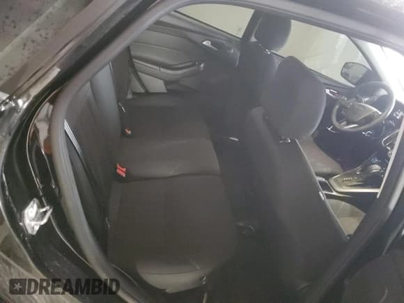 ✅ 2017 Ford Focus SEL • VIN: 1FADP3M24HL240307 • Лот: 90327655. Опубликован ранее на Copart с пробегом 82 671 миль. Бесплатный доступ к архиву аукционных продаж из США и подробный отчёт об истории автомобиля на DreamBid. Изображение 10.