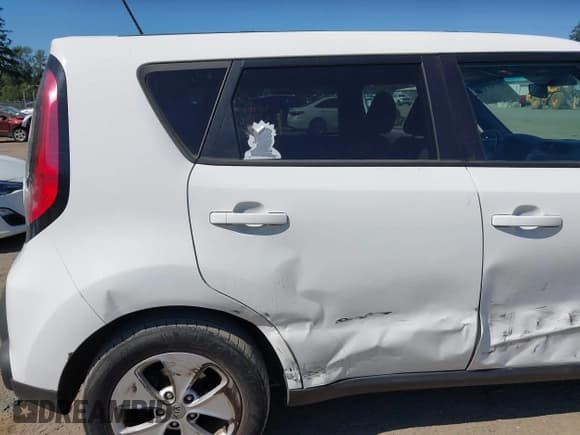 ✅ 2016 Kia Soul • VIN: KNDJN2A25G7392640 • Lot: 42761733. Wystawiony na IAAI z przebiegiem 102 352 mil. Bezpłatny archiwum sprzedaży aukcyjnych z USA i szczegółowy raport historii pojazdu na DreamBid. Zdjęcie 6.