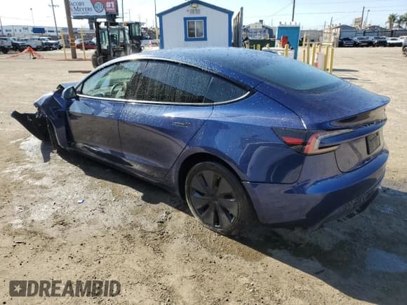 ✅ 2024 Tesla Model 3 • VIN: 5YJ3E1EA3RF746320 • Lot: 49671915. Wystawiony na Copart z przebiegiem 9 572 mil. Bezpłatny archiwum sprzedaży aukcyjnych z USA i szczegółowy raport historii pojazdu na DreamBid. Zdjęcie 2.