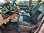 ✅ 2017 Dodge Grand Caravan SXT • VIN: 2C4RDGCG6HR814619 • Лот: 69608055. Опубликован ранее на Copart с пробегом 169 840 миль. Бесплатный доступ к архиву аукционных продаж из США и подробный отчёт об истории автомобиля на DreamBid. Изображение 7.