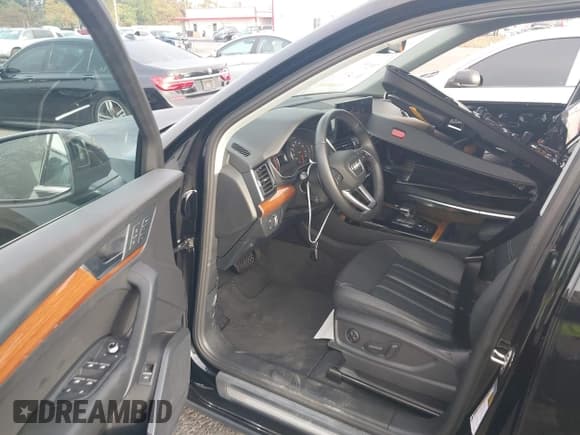 ✅ 2023 Audi Q5 Premium • VIN: WA1ABAFY6P2097554 • Лот: 43296004. Опубликован ранее на IAAI с пробегом 12 780 миль. Бесплатный доступ к архиву аукционных продаж из США и подробный отчёт об истории автомобиля на DreamBid. Изображение 5.