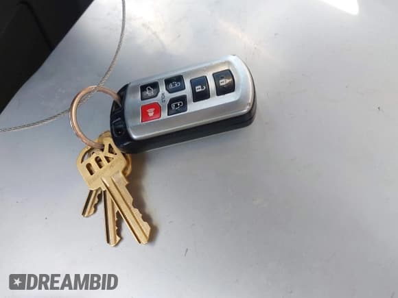 ✅ 2015 Toyota Sienna XLE • VIN: 5TDYK3DC3FS660414 • Lot: 43643982. Wystawiony na IAAI z przebiegiem 200 605 mil. Bezpłatny archiwum sprzedaży aukcyjnych z USA i szczegółowy raport historii pojazdu na DreamBid. Zdjęcie 11.