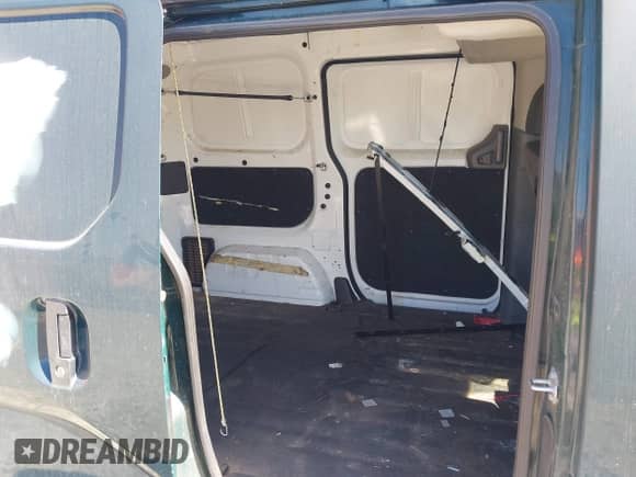 2015 Chevrolet City Express Cargo LS z VIN 3N63M0YN4FK706159, wystawiony jako IAAI lot #43624619 z przebiegiem 307 718 mil mil oraz . Historia ofert i sprzedaży dostępna na DreamBid. Obrazek 8.