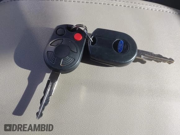 ✅ 2011 Ford Taurus SE • VIN: 1FAHP2DW8BG187383 • Lot: 43731636. Wystawiony na IAAI z przebiegiem 196 391 mil. Bezpłatny archiwum sprzedaży aukcyjnych z USA i szczegółowy raport historii pojazdu na DreamBid. Zdjęcie 11.