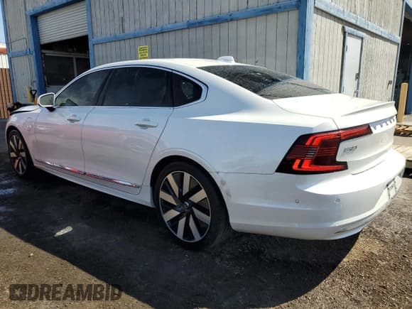 ✅ 2024 Volvo S90 Recharge Plug-In Hybrid Ultimate • VIN: LVYH60AF3RP395163 • Lot: 52192295. Wystawiony na Copart z przebiegiem 16 789 mil. Bezpłatny archiwum sprzedaży aukcyjnych z USA i szczegółowy raport historii pojazdu na DreamBid. Zdjęcie 2.