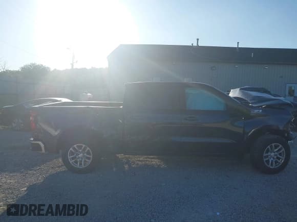 ✅ 2019 Chevrolet Silverado 1500 LT • VIN: 1GCUYDED4KZ136983 • Lot: 43057619. Wystawiony na IAAI z przebiegiem 91 824 mil. Bezpłatny archiwum sprzedaży aukcyjnych z USA i szczegółowy raport historii pojazdu na DreamBid. Zdjęcie 13.