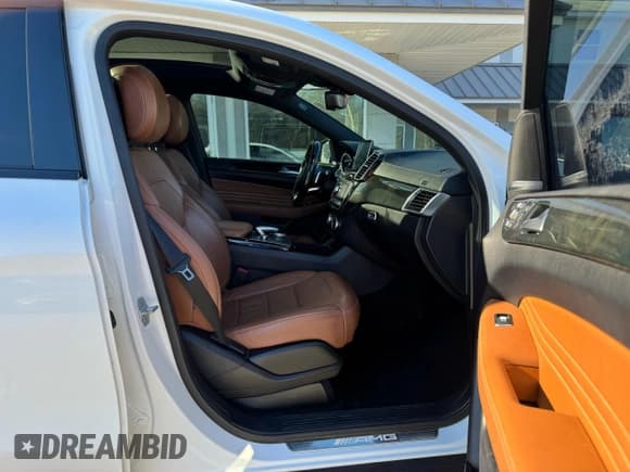 ✅ 2018 Mercedes-Benz GLE 43 AMG • VIN: 4JGED6EB7JA097163 • Lot: 93373215. Wystawiony na Copart z przebiegiem 103 022 mil. Bezpłatny archiwum sprzedaży aukcyjnych z USA i szczegółowy raport historii pojazdu na DreamBid. Zdjęcie 5.