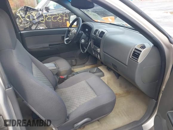 ✅ 2004 GMC Canyon 1SB SLE Z85 • VIN: 1GTDT136348137245 • Lot: 43536737. Listed on IAAI with 215,330 mi. Free auction sales archive from the USA and detailed vehicle history report at DreamBid. Image 5.