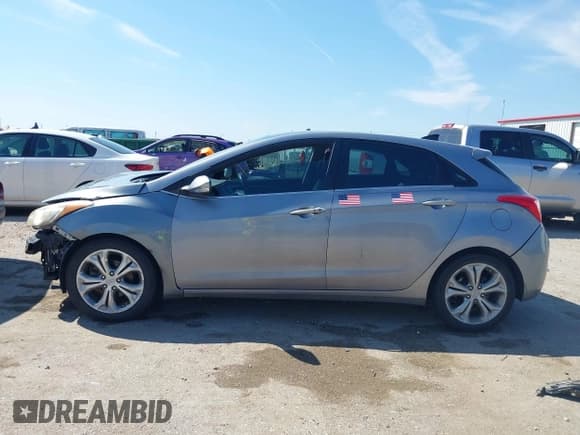 ✅ 2013 Hyundai Elantra • VIN: KMHD35LE2DU057470 • Lot: 43215585. Wystawiony na IAAI z przebiegiem 158 494 mil. Bezpłatny archiwum sprzedaży aukcyjnych z USA i szczegółowy raport historii pojazdu na DreamBid. Zdjęcie 15.