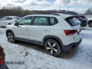 ✅ 2023 Volkswagen Taos S • VIN: 3VVMX7B26PM354862 • Lot: 46114935. Wystawiony na Copart z przebiegiem 10 376 mil. Bezpłatny archiwum sprzedaży aukcyjnych z USA i szczegółowy raport historii pojazdu na DreamBid. Zdjęcie 2.